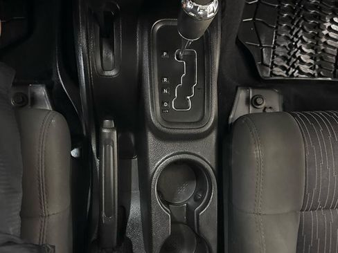 Used 2012 Jeep Wrangler Unlimited Sport AWD/4WD image 20