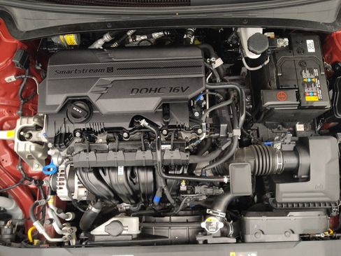 Used 2025 Hyundai Elantra Sport FWD image 30