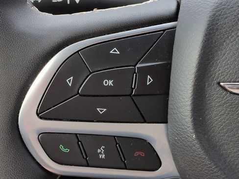 Used 2025 Chrysler Pacifica Select FWD image 22