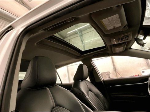 Used 2019 Toyota Camry SE image 21