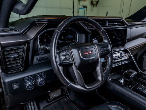 Used 2022 GMC Sierra 1500 AT4 w/ AT4 Premium Package AWD/4WD image 14