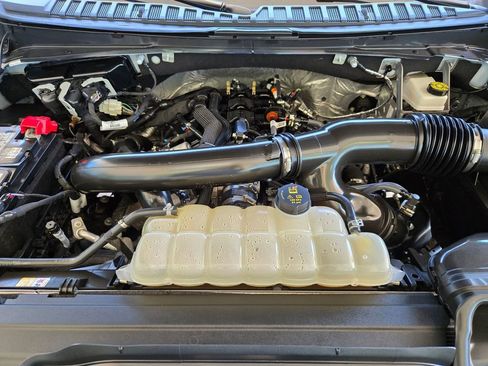 Used 2025 Ford Expedition Tremor AWD/4WD image 38