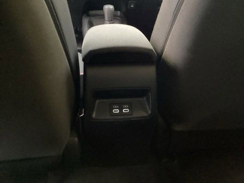 Used 2025 Toyota Corolla LE image 23