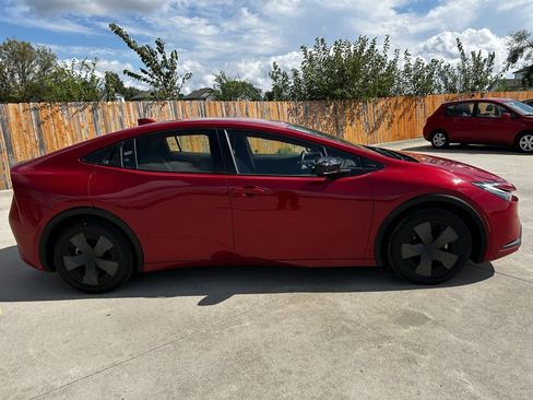 Used 2024 Toyota Prius LE image 7