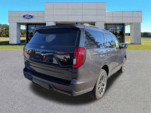 New 2025 Ford Expedition Platinum w/ Stealth Performance Package AWD/4WD image 4