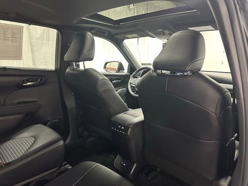 Used 2025 Toyota Highlander XSE image 61