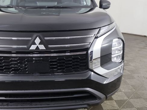 New 2026 Mitsubishi Outlander ES FWD image 13