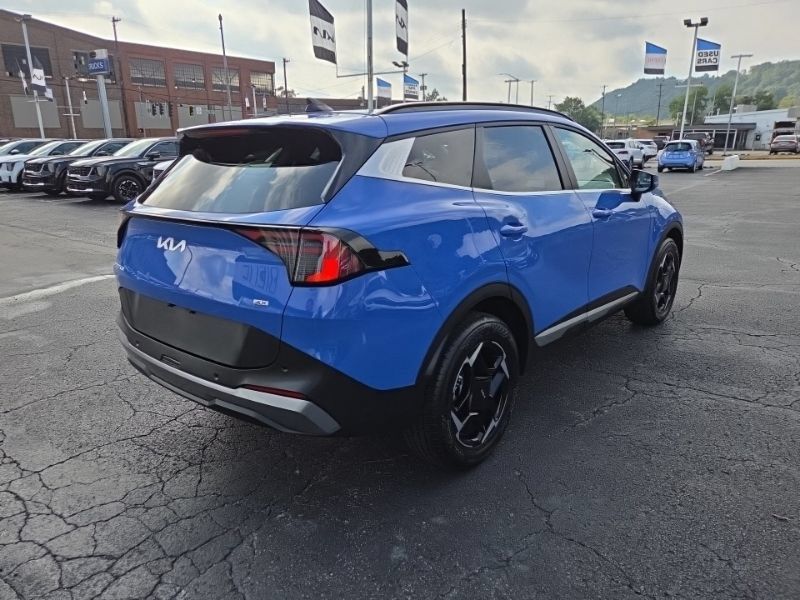 Certified 2026 Kia Sportage EX w/ EX Panorama Roof Package AWD/4WD image 7