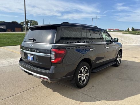 Used 2024 Ford Expedition Limited image 4