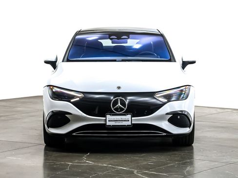 Used 2023 Mercedes-Benz EQE 500 4MATIC Sedan image 4