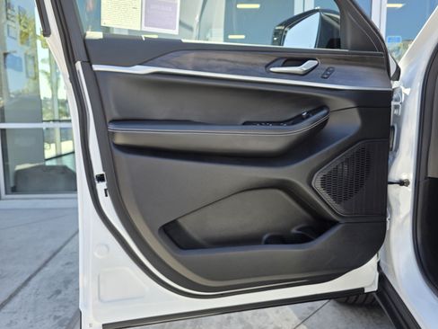 New 2026 Jeep Grand Cherokee L Limited RWD image 10