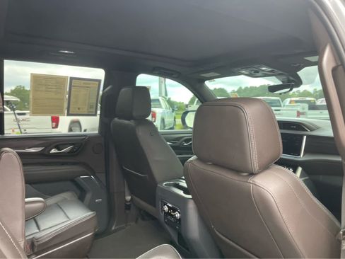 Used 2021 GMC Yukon Denali w/ Denali Premium Package AWD/4WD image 25