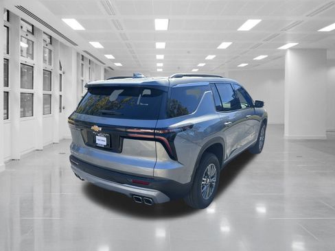 New 2025 Chevrolet Traverse LT w/ Driver Confidence Package image 5