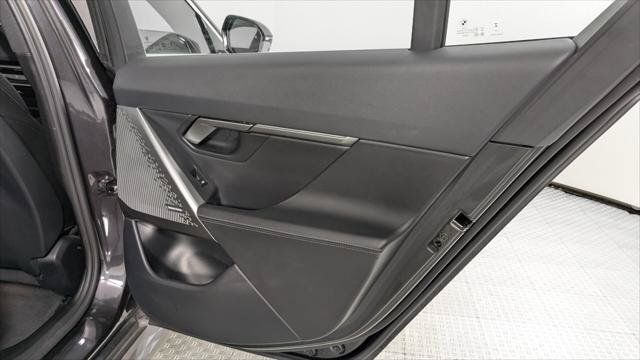 Used 2025 BMW 530i w/ Premium Package RWD image 19