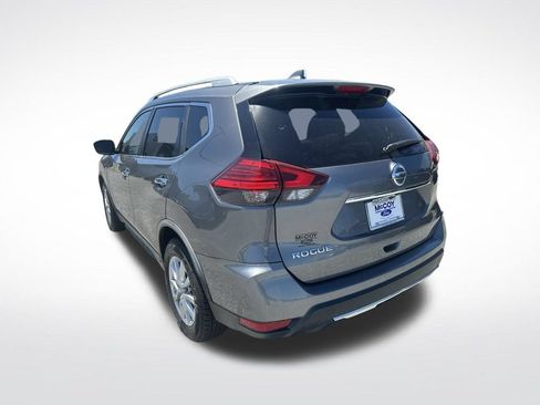 Used 2017 Nissan Rogue SV FWD image 3