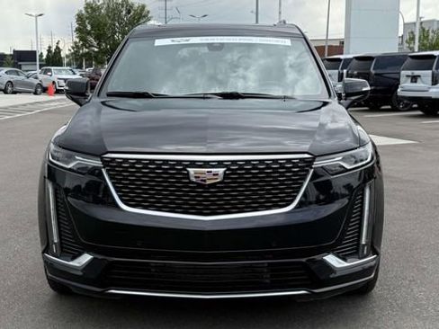 Used 2022 Cadillac XT6 Premium Luxury w/ Technology Package AWD/4WD image 2