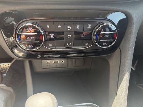 Used 2023 Buick Encore GX Select w/ Sport Touring Package FWD image 22