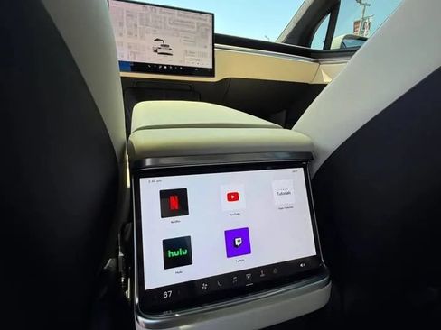 Used 2024 Tesla Model X AWD/4WD image 10