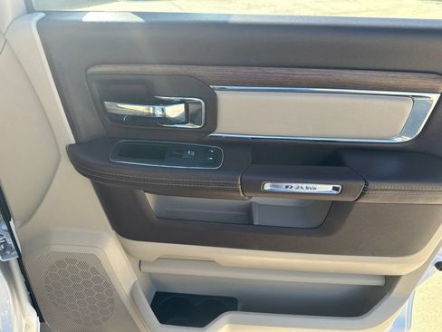 Used 2018 RAM 1500 Laramie w/ Convenience Group AWD/4WD image 28