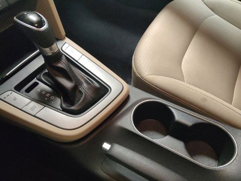 Used 2018 Hyundai Elantra Value Edition image 26