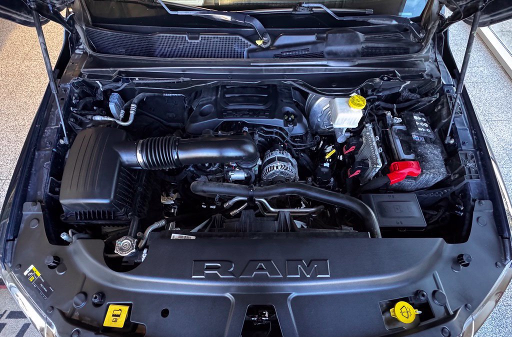 Used 2020 RAM 1500 Laramie AWD/4WD image 16