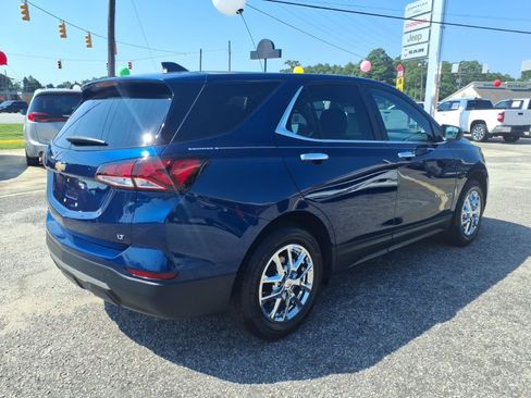 Used 2023 Chevrolet Equinox LT FWD image 2