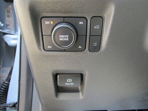 Used 2025 Ford Expedition Platinum w/ Platinum Ultimate Package AWD/4WD image 21
