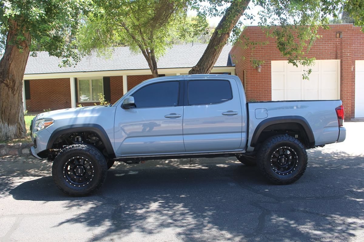 Used 2019 Toyota Tacoma TRD Off-Road AWD/4WD image 2