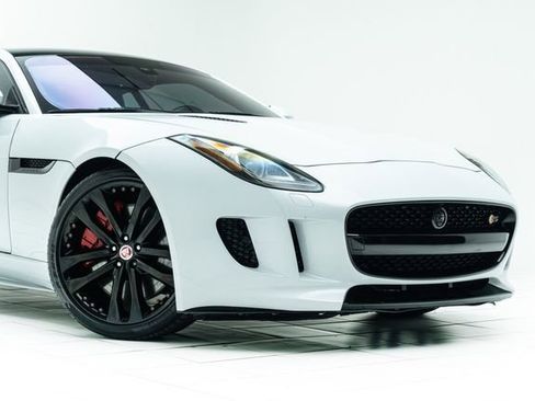 Used 2017 Jaguar F-TYPE S RWD image 4