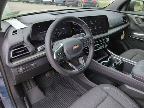 New 2026 Chevrolet Traverse LT w/ Sun and Wheel Package FWD image 32