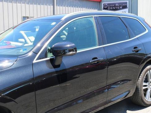 Used 2021 Volvo XC60 T5 Momentum w/ Protection Package Premier FWD image 4