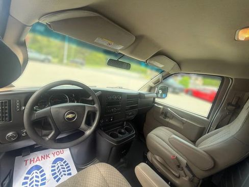 Used 2017 Chevrolet Express 2500 RWD image 25