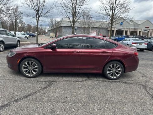 Used 2015 Chrysler 200 S w/ Comfort Group image 2