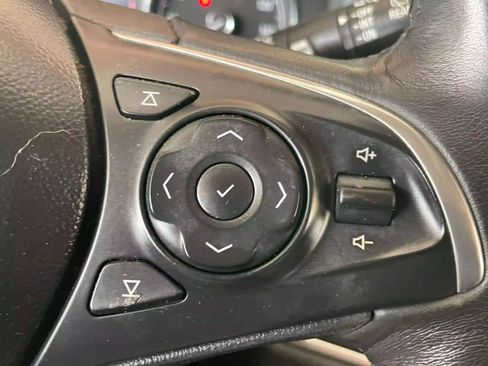 Used 2020 Buick Enclave Essence image 19