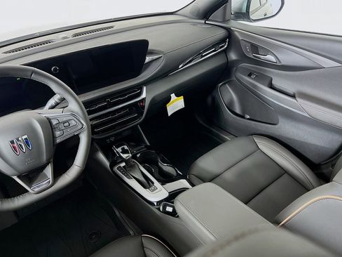 New 2025 Buick Envista Avenir image 19