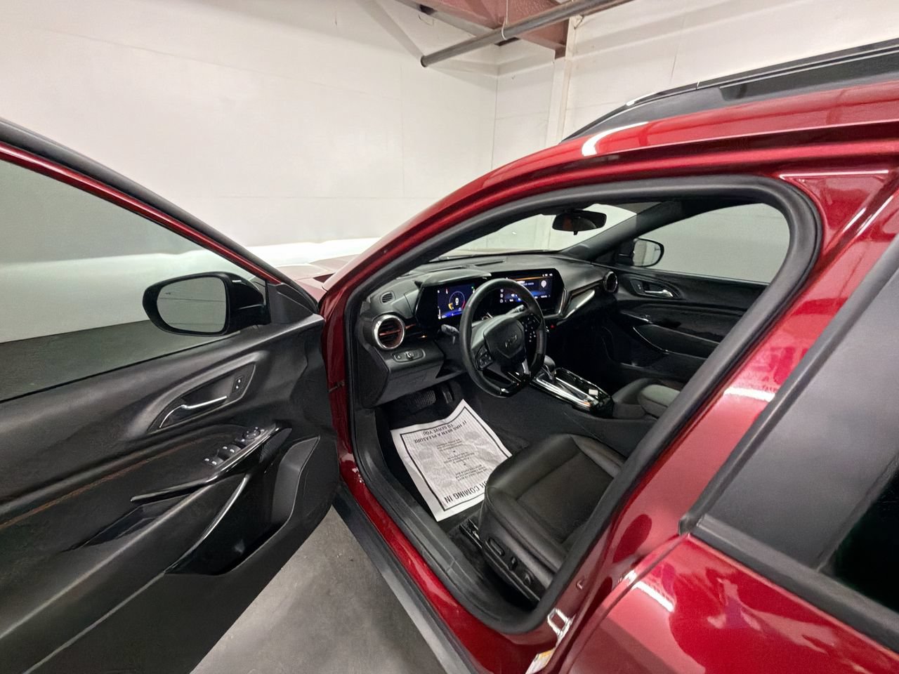 Certified 2025 Chevrolet Trax RS w/ Sunroof Package FWD image 10