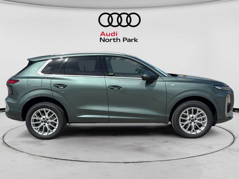 New 2026 Audi Q3 quattro 2.0T AWD/4WD image 2