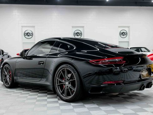 Used 2018 Porsche 911 Carrera T RWD image 9
