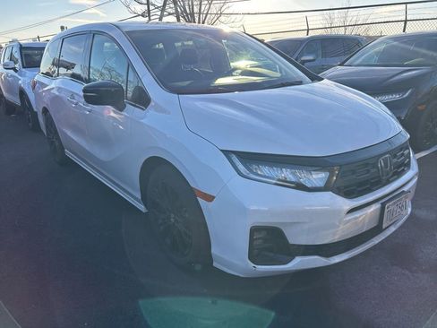Used 2025 Honda Odyssey Sport-L image 2
