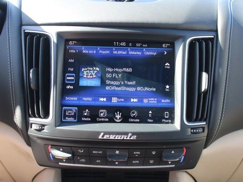 Used 2017 Maserati Levante S AWD/4WD image 27