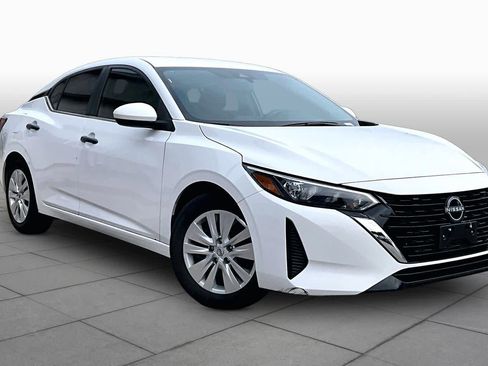 Certified 2025 Nissan Sentra S FWD image 3