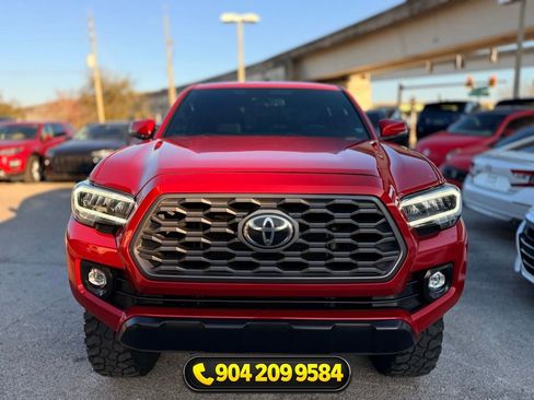 Used 2021 Toyota Tacoma TRD Off-Road w/ Technology Package AWD/4WD image 11
