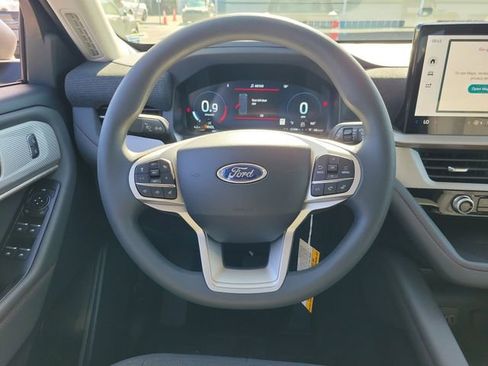 New 2026 Ford Explorer Active RWD image 9