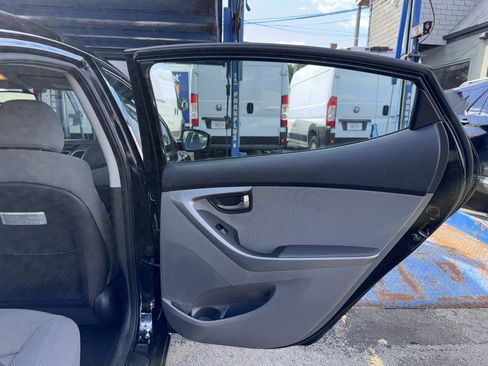 Used 2015 Hyundai Elantra SE w/ Option Group 02 image 11