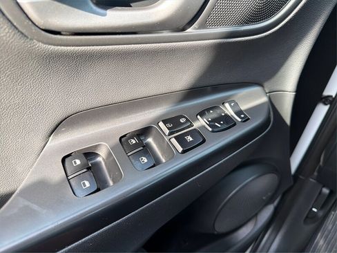 Used 2020 Hyundai Kona Limited AWD/4WD image 29