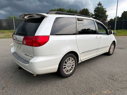 Used 2008 Toyota Sienna XLE FWD image 3