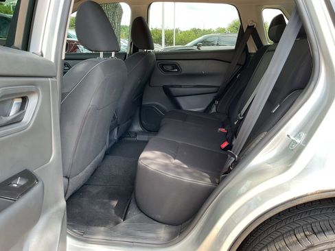 Used 2025 Nissan Rogue S AWD/4WD image 9