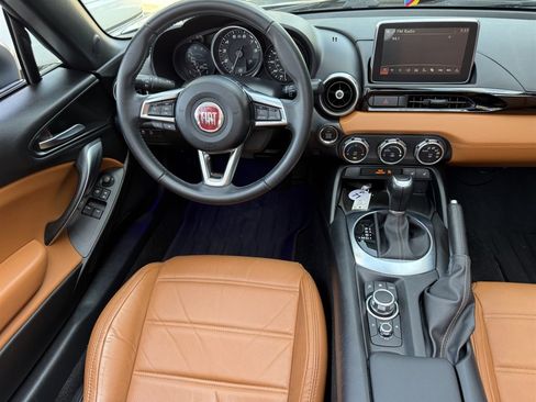 Used 2017 FIAT 124 Spider Lusso RWD image 22