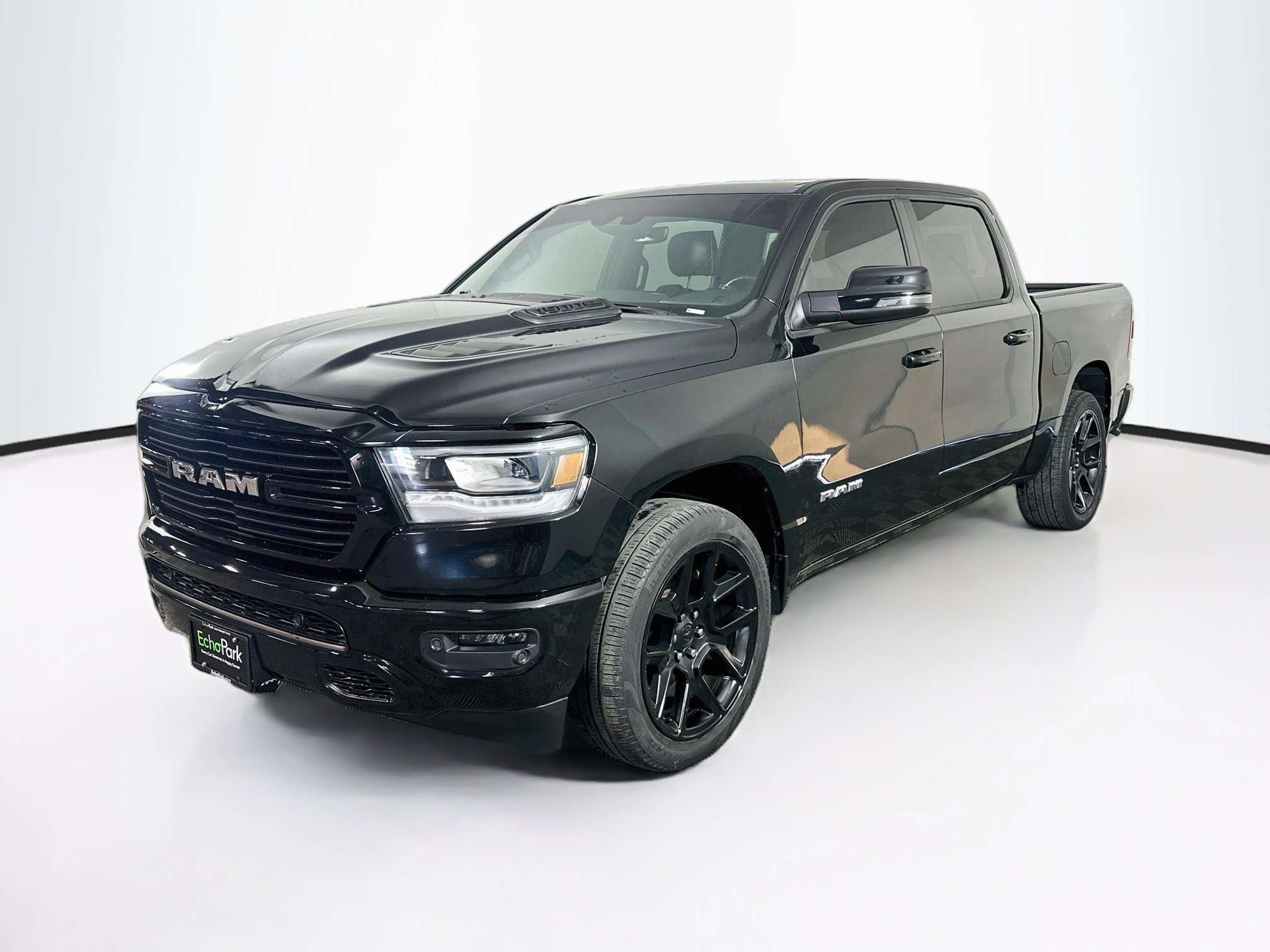 Used 2023 RAM 1500 Laramie AWD/4WD image 3