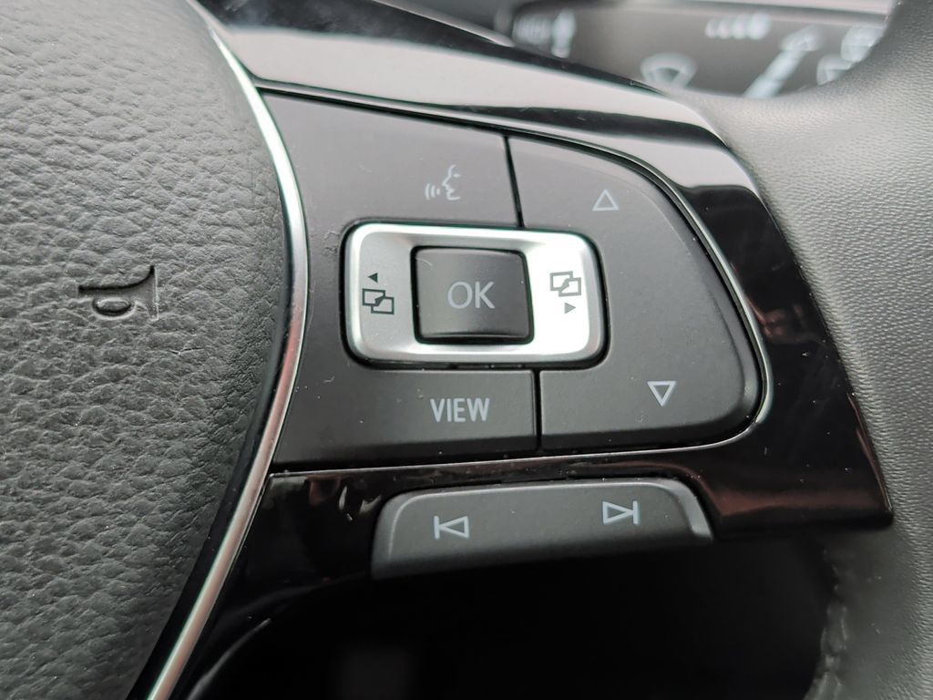 Used 2020 Volkswagen Tiguan SE AWD/4WD image 13